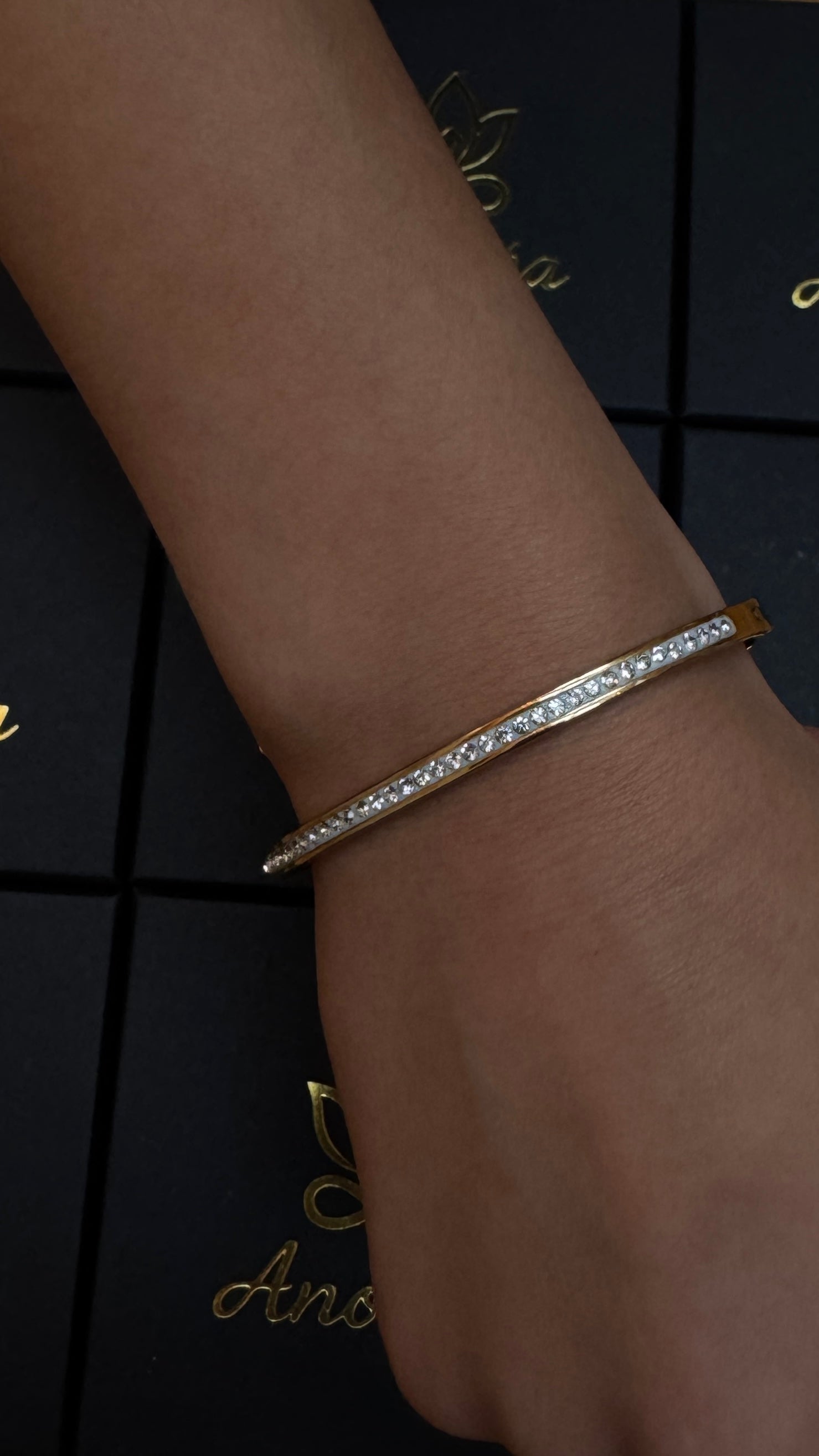 Aura Crystal Bangle – Gold