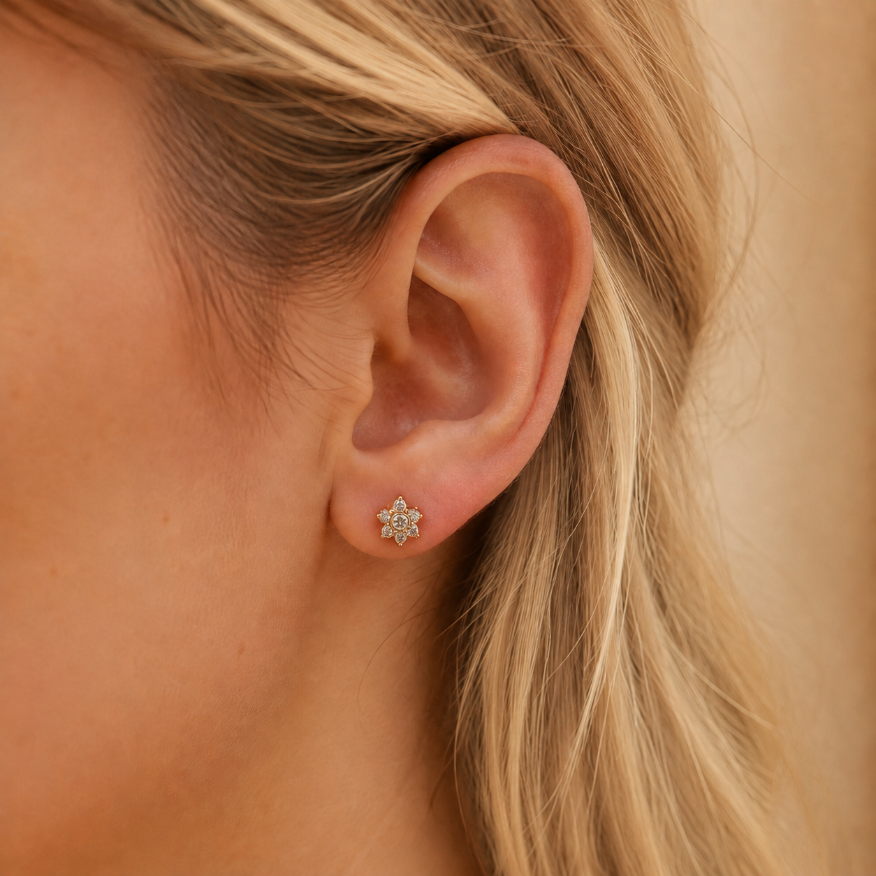 Solea Crystal Studs – Gold